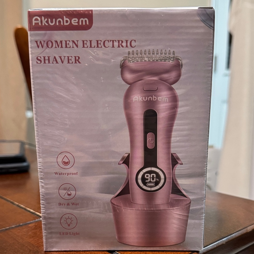 Women's Electric Shaver - Rose Gold New In Box